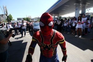 Sensual Spiderman e historia de brutal golpiza por ser extranjero: “Los tipos quedaron libres y sin cargos”