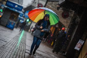 Lluvia en Santiago: La capital recibirá al invierno con posibilidad de precipitaciones