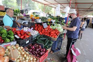 ¿Subirá precio de frutas y verduras?: Sernac fiscaliza y llama a “no aprovecharse” de emergencia