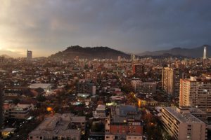 Lluvia en Santiago: MeteoChile confirma chubascos en la capital y temporal en el sur
