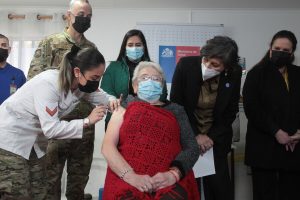 Por bajos niveles de vacunación: Minsal anuncia convenio con el Ejército y llama a inocularse