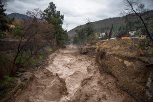Emergencia climática: Sigue lloviendo en alta cordillera y peligro de desborde de ríos continúa