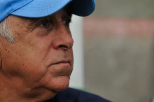 Nelson Acosta cumple 79 años y los hinchas del fútbol le dieron su merecido homenaje