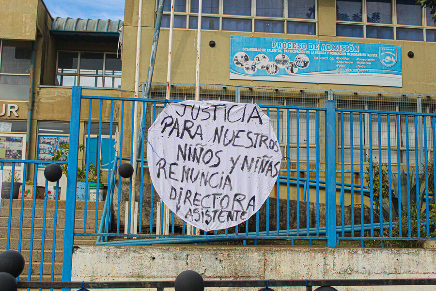 Acusaciones cruzadas y búsqueda de responsables: Lo que dejó la denuncia de abuso en escuela de Talcahuano