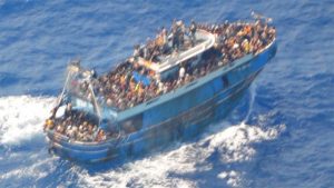 Tragedia en Mar Jónico: Al menos 79 fallecidos en naufragio de barco con migrantes