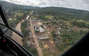 Paso de un ciclón por el sur de Brasil deja estragos, ocho fallecidos y 19 desaparecidos