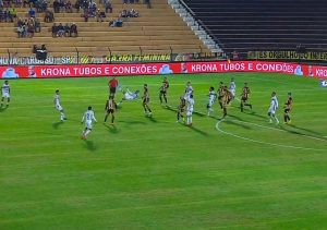 VIDEO| Directo al Puskas: Serie B de Brasil regala un golazo de chilenita desde fuera del área