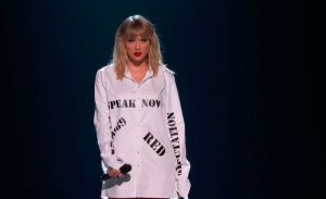 Taylor Swift: Primera artista en alcanzar los 100 millones de oyentes mensuales en Spotify
