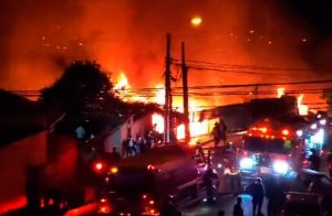 VIDEO| Dramático incendio en Viña del Mar: 10 casas destruidas entre Cerro Esperanza y Recreo