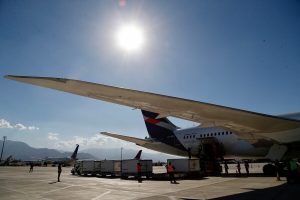 Accidente de avión Latam en aeropuerto en Brasil: Aerolíneas cancelaron viajes