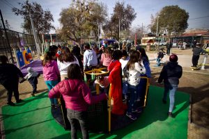 Recuperación de espacios públicos en Lo Espejo: Reemplazan mausoleo narco con juegos para niños