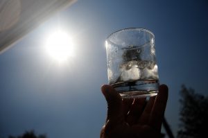 Reporte del tiempo: El calor “veraniego” otra vez azota a Copiapó y aviso por viento en zona central