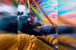 VIDEO| El momento exacto en que juego mecánico lleno de niños se cae en Graneros
