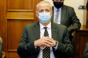 Castrilli otra vez contra el arbitraje: Trata de “ignorante” a juez por penal no cobrado a la UC