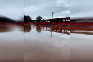 VIDEO| Estadio Fiscal de Talca queda completamente bajo el agua tras desborde del Río Claro