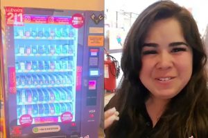VIDEO| 35 lucas por 12 mil seguidores en Instagram: Máquina expendedora causa furor en Antofagasta