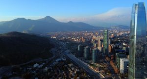 Más fiscalización y lluvias: Este fue el invierno con mejor calidad del aire para Santiago