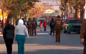VIDEO| Garra Blanca se enfrenta a Carabineros por demolición de mausoleo en La Granja