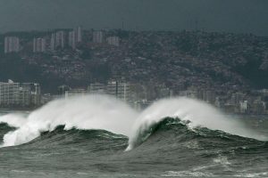 Alerta Temprana Preventiva en todo el borde costero de Chile por evento de marejadas anormales