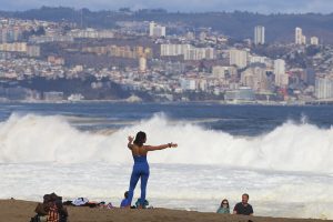 Naturaleza no da tregua: Emiten alerta por intenso evento de marejadas en todo Chile