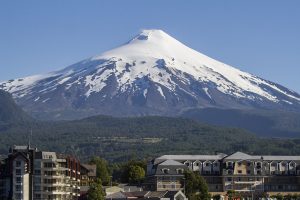 VIDEO| Decretan Alerta Naranja por Volcán Villarrica: Llaman a evacuar zonas más cercanas
