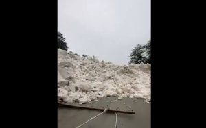 VIDEO| Impresionante avalancha de nieve sorprendió a habitantes de Futaleufú