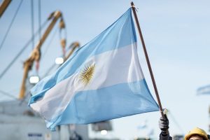 Autorizan el uso de armas de fuego de largo alcance a la Prefectura Naval Argentina