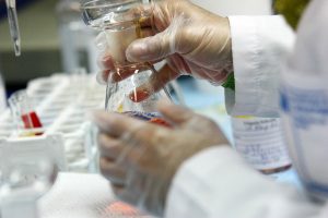 ISP ordena retiro de todo el suero fiosiológico del Laboratorios Sanderson por contaminación microbiológica