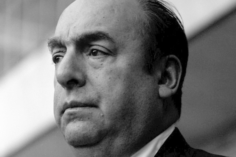 A 50 años de la muerte de Neruda: Celebrado en el extranjero y figura controvertida en Chile