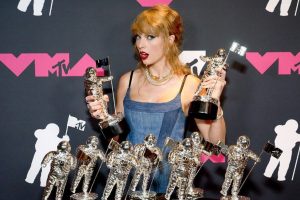 VIDEO| Taylor Swift arrasa en los VMA 2023 con 9 premios