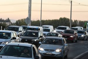 Más de 412 mil vehículos saldrán de Santiago este fin de semana: MOP supervisa desplazamientos
