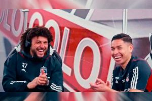 VIDEO| El hilarante karaoke dieciochero de Colo-Colo con Maximiliano Falcón de protagonista