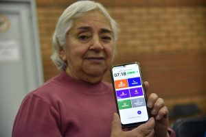 Conecta Mayor: Aplicación permitirá a adultos mayores pagar Metro y usar WhatsApp y Facebook