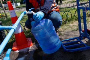 Seis comunas sin suministro: ¿Hasta cuándo estará cortada el agua en la Región Metropolitana?
