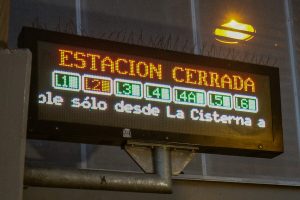 Metro informa reposición del servicio en casi toda Línea 2: Gran congestión en superficie