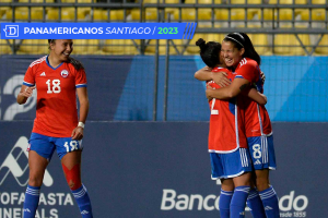 Aseguran medalla de plata: Chile derrotó a Estados Unidos y jugará final en fútbol femenino