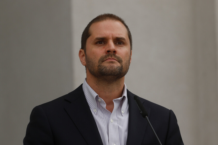 Contraloría detectó irregularidades en contratos millonarios entre Segegob de Piñera y organismos