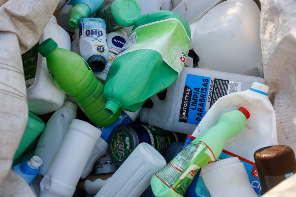 Empresas que introduzcan productos envasados al mercado deben financiar su reciclaje