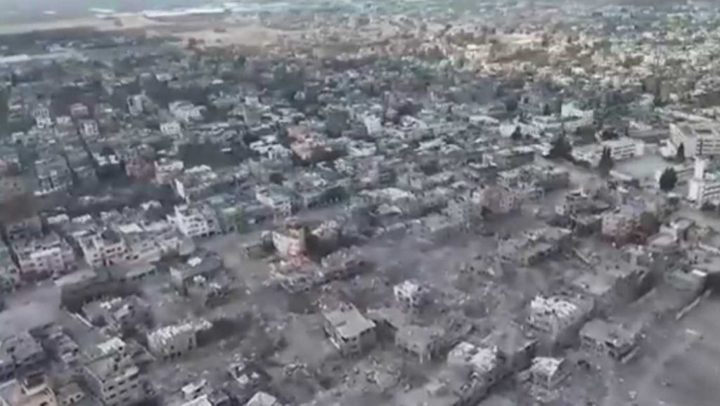 Israel bombarda a refugiados en Rafah: Netanyahu lo trata de “percance” ante condena mundial