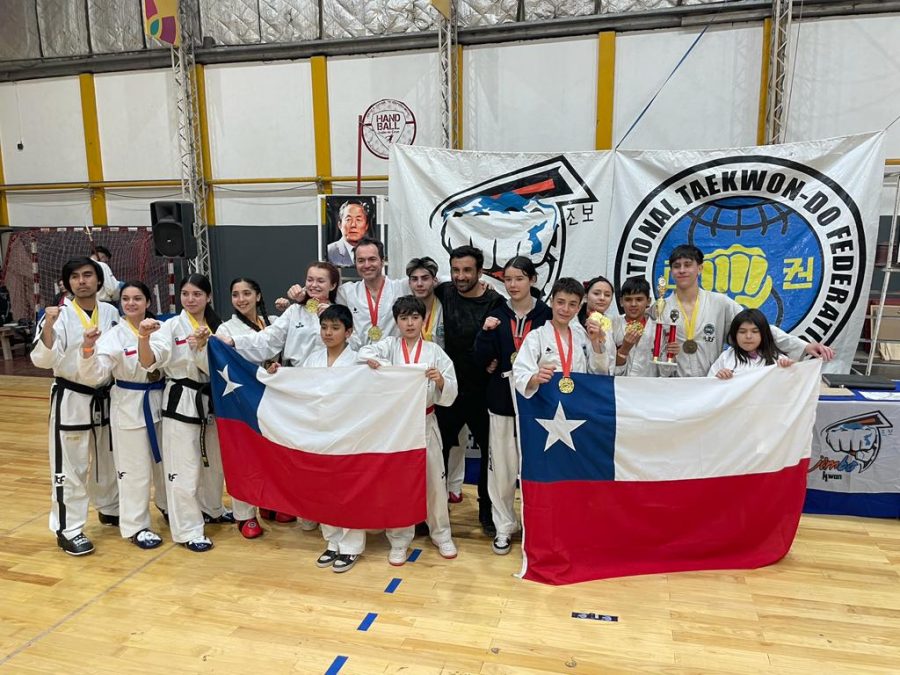 Ricardo González, instructor taekwondo: «Llegamos con 15 competidores y tuvimos 37 medallas»