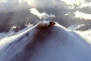 Pucón es capital mundial de la volcanológica: 50 científicos analizan riesgos y desastres