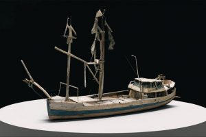 Jarro, muñeco y barco resucitados con IA de 3.000 piezas de museo perdidas en dictadura