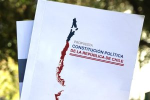 Propuesta Constitucional: Lo que esconde la “libertad de elección” en Salud y Pensiones