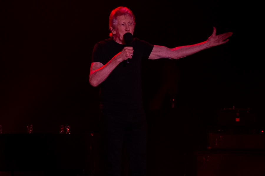 «Alto al genocidio»: Roger Waters ofrece potente show en el Monumental clamando por Palestina