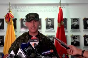 Escándalo en Colombia: Investigan a comandante de Ejército por ordenar seguir a profesor de su esposa