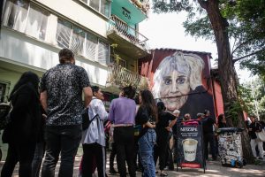 Presidente Boric y cientos de personas despiden a Joan Jara: “Su legado es imperecedero”
