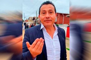 Caminando solo y frente a motel: Alcalde de Algarrobo es detenido y UDI toma una decisión