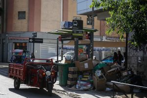 Trabajadores de Municipalidad de Santiago finalizan paro: Labores de aseo retornar el lunes