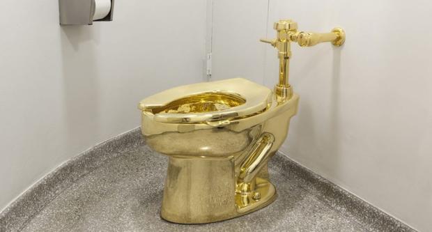 Robo de inodoro de oro desde mansión de Churchill que era público ya tiene detenidos