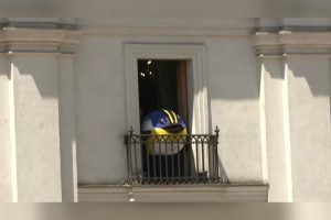 VIDEO| Fiu Presidente: Sietecolores saludó desde el balcón de La Moneda junto a Boric